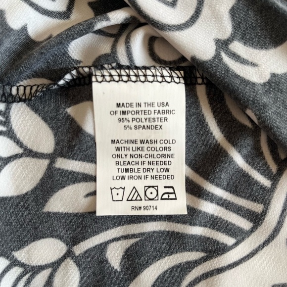 NWT Vince Camuto Rich Black/White Off Shoulder Blouse Women’s Medium - Picture 14 of 15